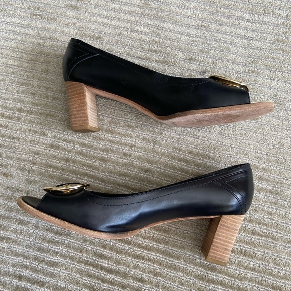 Stuart Weitzman Shoes - Picture 2 of 4